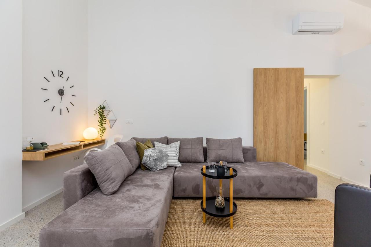 Apartment Laurus Salatic Bagian luar foto