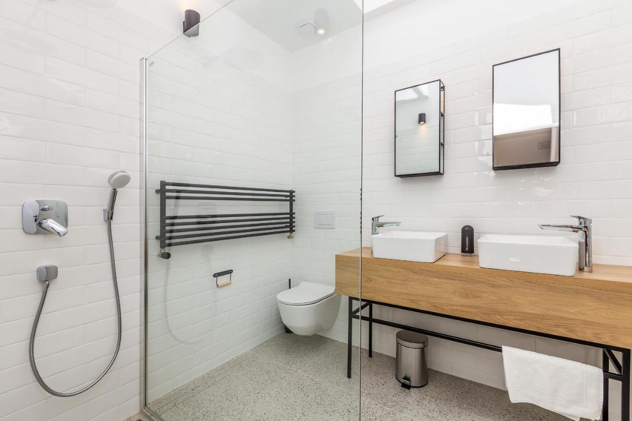 Apartment Laurus Salatic Bagian luar foto