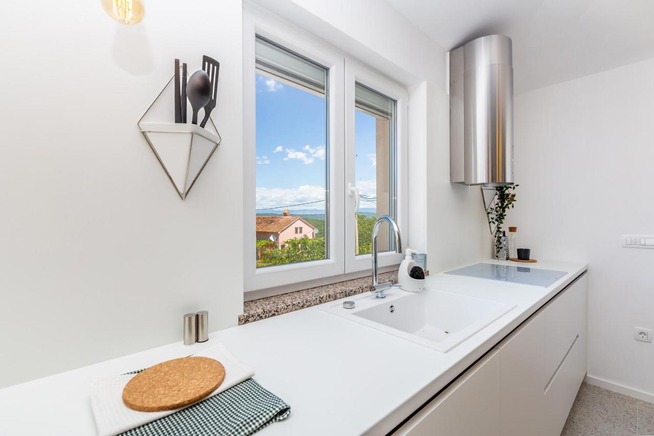 Apartment Laurus Salatic Bagian luar foto