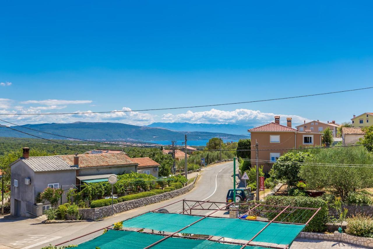 Apartment Laurus Salatic Bagian luar foto