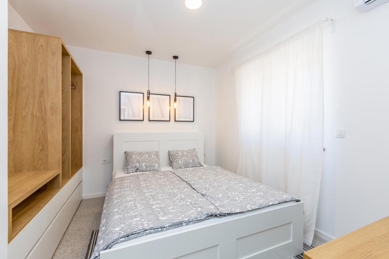 Apartment Laurus Salatic Bagian luar foto