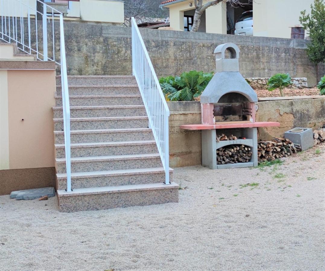Apartment Laurus Salatic Bagian luar foto